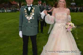 Schützen in Lichtenau-Husen feiern mit Königspaar Michael und Manuela Agethen