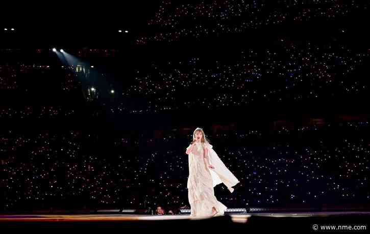 Taylor Swift appears to defend fan from security guard during Philadelphia show