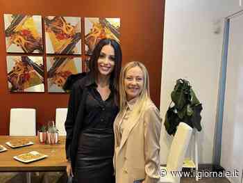 Pubblica una foto con la Meloni: l'odio dei social contro la figlia di Massari