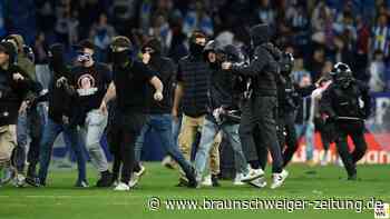 FC Barcelona ist wieder Meister: Espanyol-Fans randalieren