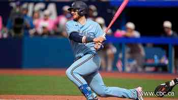 Jansen rallies Blue Jays past Atlanta with 2-run single to complete 3-game sweep