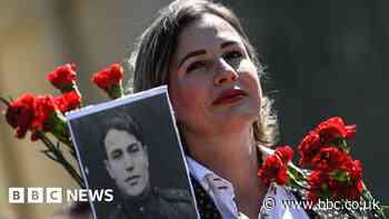 Ukraine war: Russians in Germany split over Putin's invasion