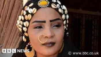 Sudan crisis: Sudanese singer Shaden Gardood killed in crossfire