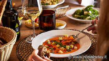 Apre Oste, osteria e gastronomia col bancone affacciato su Piazza Cavour