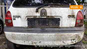 Abgemeldetes Auto am Straßenrand: Anwohner wundern sich