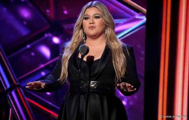 Kelly Clarkson addresses allegations of toxic work environment on her talk show