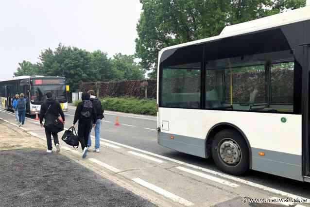 Lijnbus tussen Waregem en Oudenaarde strandt in de Wortegemseweg door defecte rem