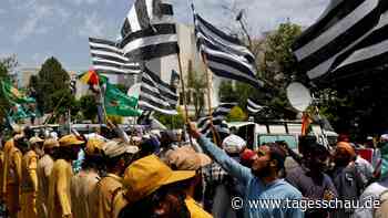 Pakistan: Massenprotest nach Khan-Freilassung