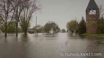 Flooding forces evacuations in southern Minnesota town