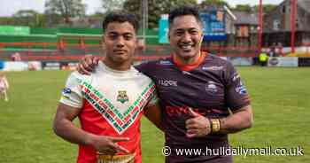 Hull KR's Phoenix Laulu-Togaga'e makes unique appearance against father