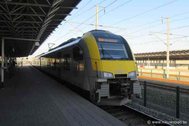 Alle treinverkeer van en naar Antwerpen onderbroken door storing, onduidelijk hoelang hinder zal duren