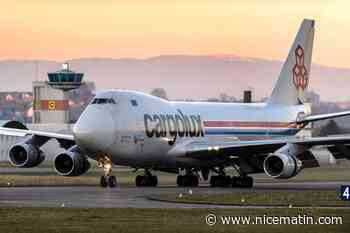 Le train d'atterrissage d'un avion se casse, l'incident filmé et publié sur les réseaux sociaux