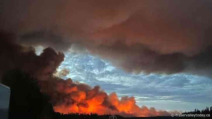K’atl’oodeeche First Nation, Hay River, N.W.T., order evacuations as wildfire spreads