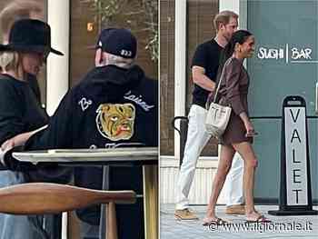 Harry e Meghan a cena con i vip di Hollywood: la foto che smentisce la crisi