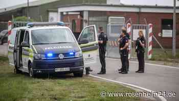 Feuerwehr konnte nicht mehr helfen: Zwei Menschen sterben bei Absturz auf Luftwaffen-Flugplatz