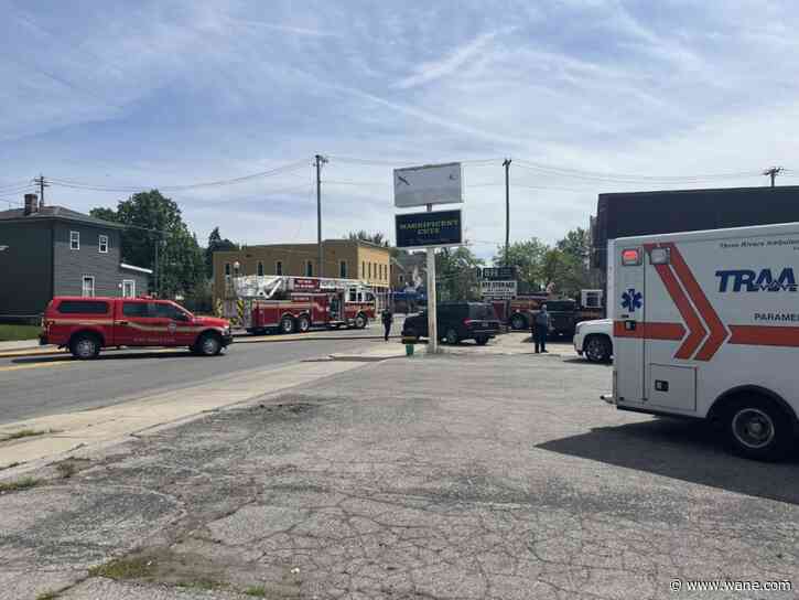 Crews investigate fire south of downtown Fort Wayne