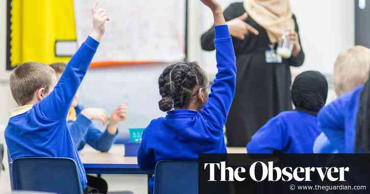 Low pay ‘forcing teaching assistants out of UK classrooms’