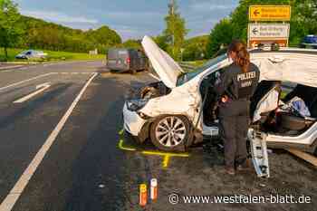Schwerer Verkehrsunfall auf der B 64 bei Bad Driburg