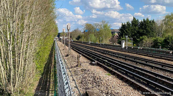 London Underground criticised after track worker hit by train