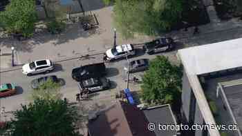Man dead after stabbing in downtown Toronto laneway