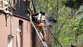 Lit 'smoker's material' may have started fire that damaged 2 Hamilton Mountain homes