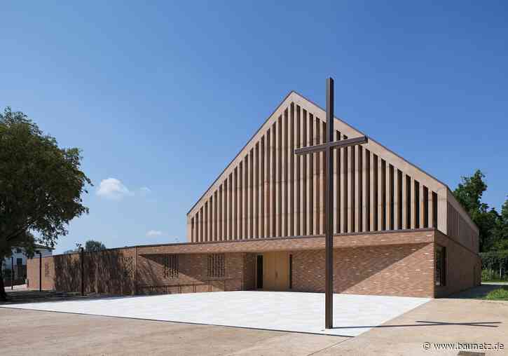 Lombardische Schichtung
 - Kirche in Pegognaga von LR Architetti