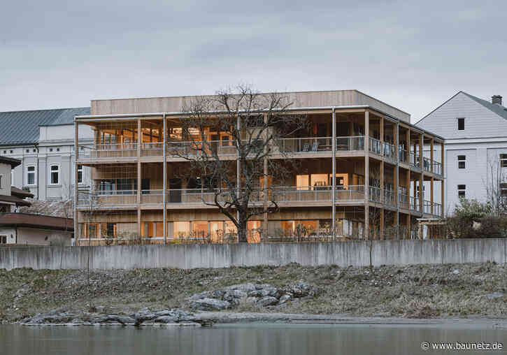 Uferlage und Alpenblick
 - Landwirtschaftskammer in Hallein von LP architektur