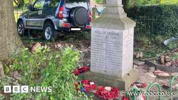 Sarisbury Green: Car crashes into war memorial and graves