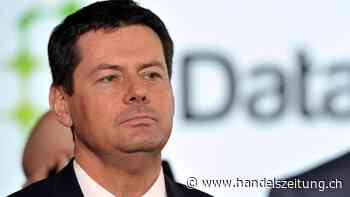 Tschechischer Milliardär Karel Komárek setzt die Segel in Luzern