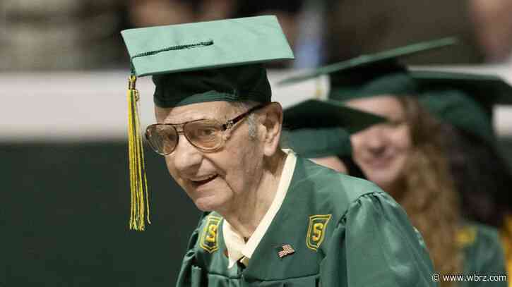 85-year-old Marine graduates from Southeastern, receives standing ovation at commencement