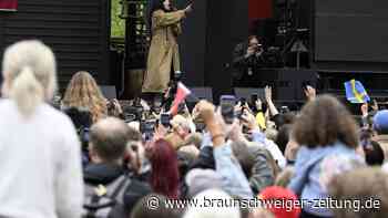 Schweden feiern ESC-Siegerin Loreen in Stockholm