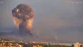Bilder von riesiger Explosion in der Westukraine - Uran-Munition getroffen? Experten dementieren