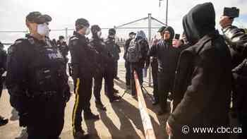 Politicians can pass laws, but should not cherry pick how they're enforced, experts say