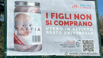 Il Comune chiede la rimozione dei manifesti contro l'utero in affitto. Pro Vita fa muro