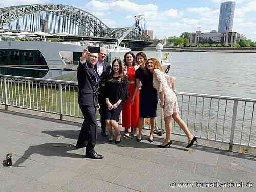 Lüftner und Amadeus taufen neues Flussschiff