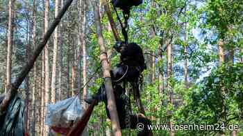 Polizei räumt Protestcamp in Berliner Wuhlheide
