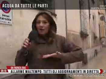 "Non lo puoi fare". La conduttrice sgrida l'inviata nell'alluvione