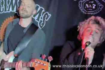 Green Day's Billie Joe Armstrong sings at Islington pub