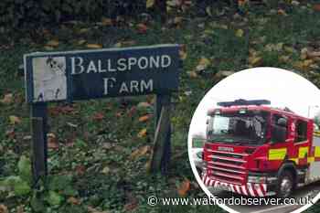 Fire crews battle blaze in Ballspond Farm, Kings Langley
