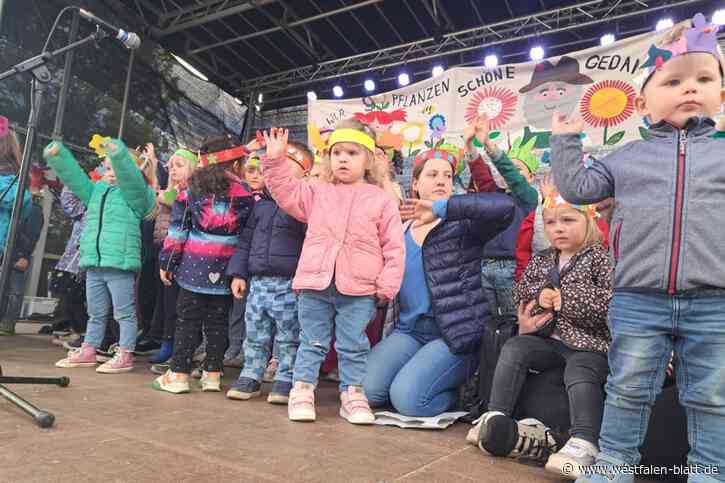 Halle: Kita-Kinder eröffnen und "rocken" das Stadtfest