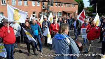 150 Demonstranten buhen AfD-Politikerin in Salzgitter aus