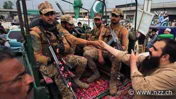 «Ein Mann in diesem Land entscheidet. Nur ein Mann» – Imran Khan und die Militärs befinden sich in einer gefährlichen Pattsituation