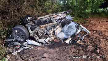 Autounfall in Lengerich: Vater und Sohn sterben nach Kollision mit Baum
