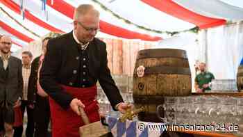 O’zapft is das Garser Volksfest – So viele Schläge brauchte Bürgermeister Otter
