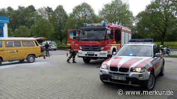 An der Aral-Tankstelle: Auto brennt