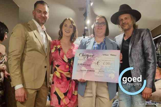 Hasselaar Steven Thoelen zet 22 oma’s op de foto voor eigen versie van ‘Het Laatste Avondmaal’