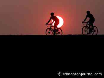 Edmonton weather: Widespread smoke to return as the mercury rises