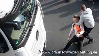 Autofahrer attackieren Klimaktivisten in Berlin