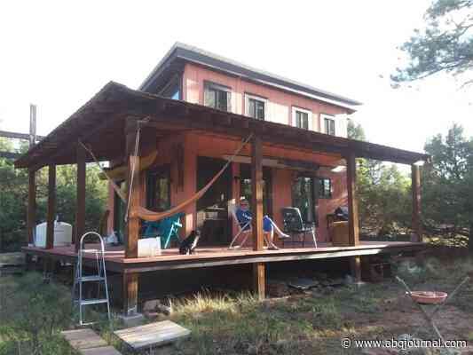 Off the grid in New Mexico: 10 eclectic houses that are way out of town