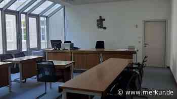 Wegen Unfallflucht: Angeklagter rastet in Verhandlung aus und stürmt aus dem Saal